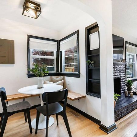 Picture Perfect Bungalow In The Heart Of Dt Vancouver Eksteriør bilde