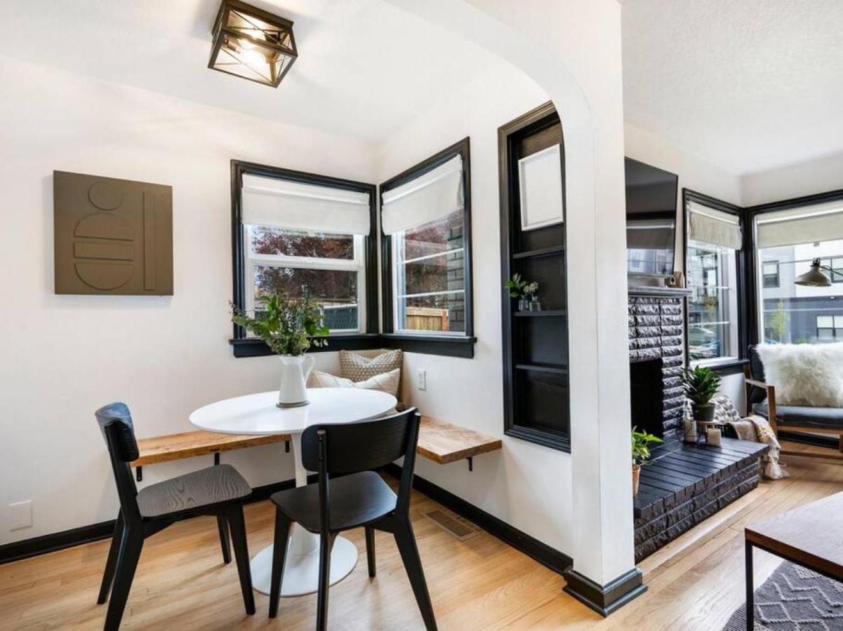 Picture Perfect Bungalow In The Heart Of Dt Vancouver Eksteriør bilde