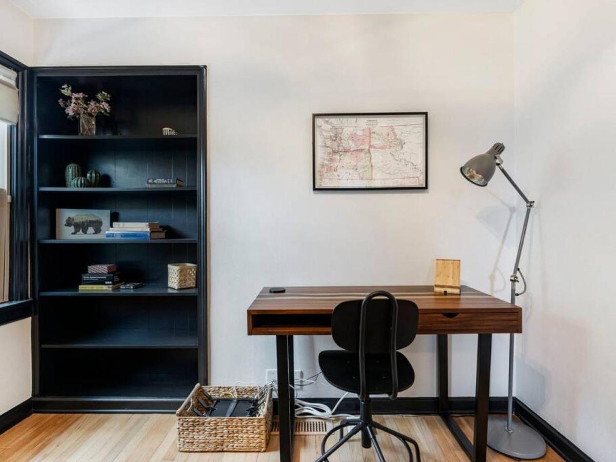Picture Perfect Bungalow In The Heart Of Dt Vancouver Eksteriør bilde
