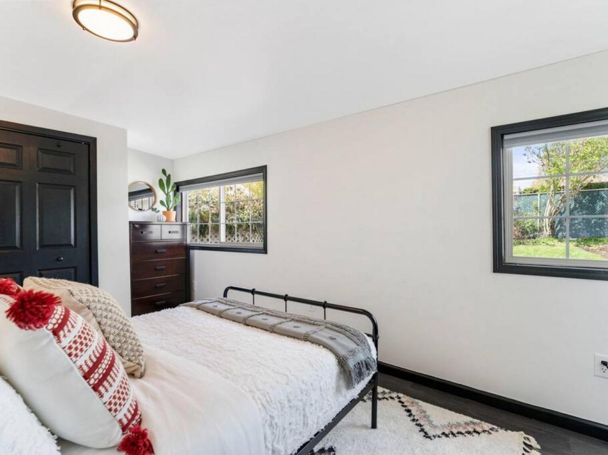 Picture Perfect Bungalow In The Heart Of Dt Vancouver Eksteriør bilde