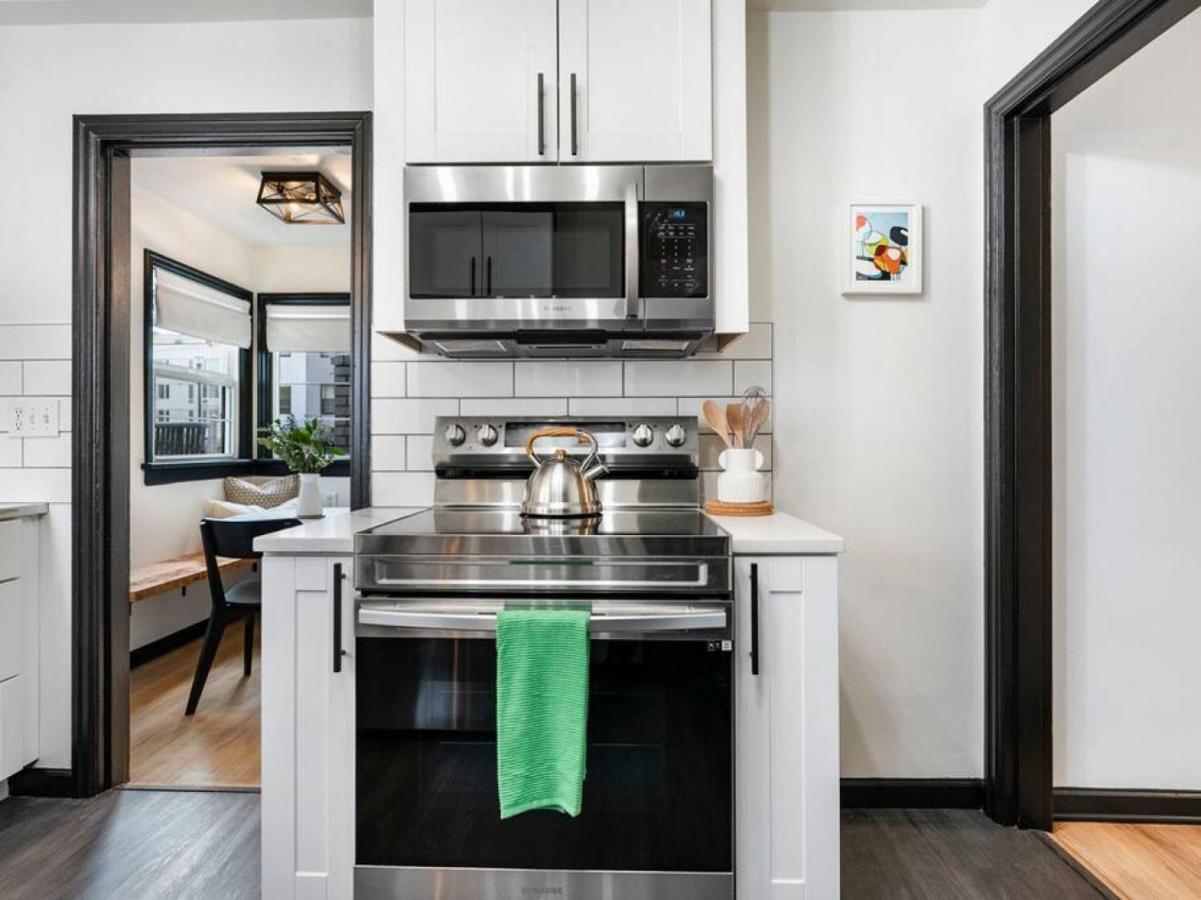 Picture Perfect Bungalow In The Heart Of Dt Vancouver Eksteriør bilde