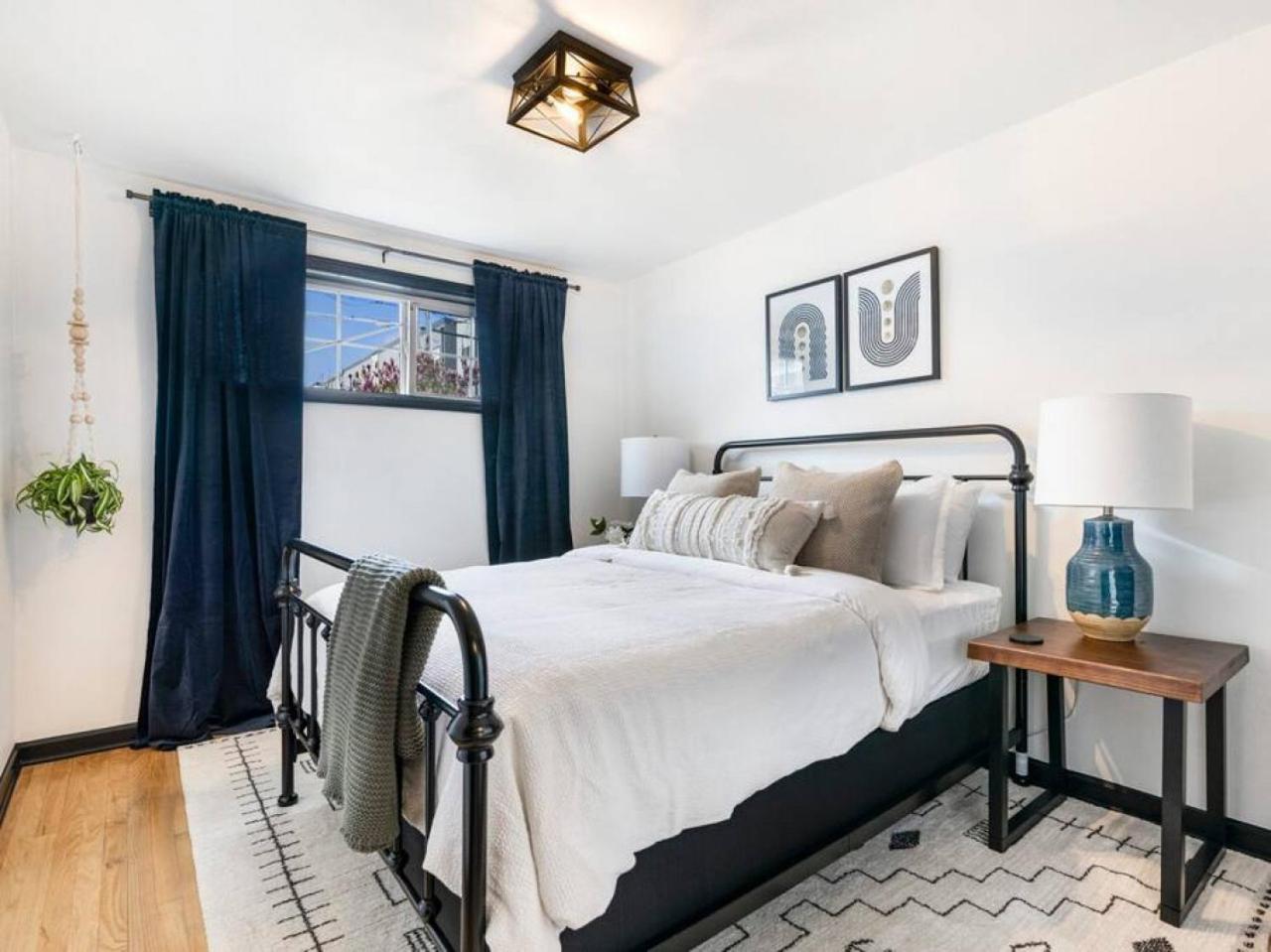 Picture Perfect Bungalow In The Heart Of Dt Vancouver Eksteriør bilde