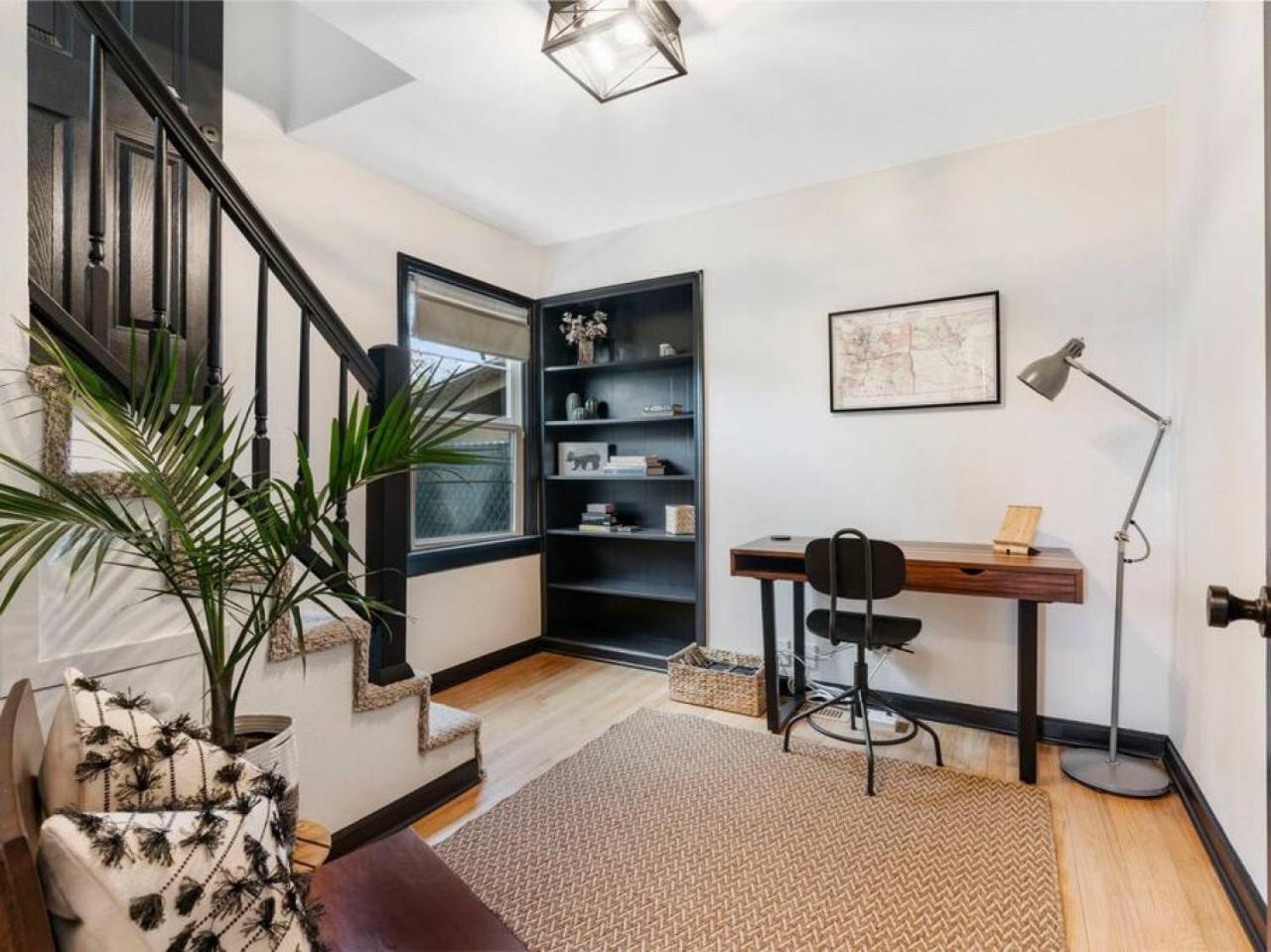 Picture Perfect Bungalow In The Heart Of Dt Vancouver Eksteriør bilde